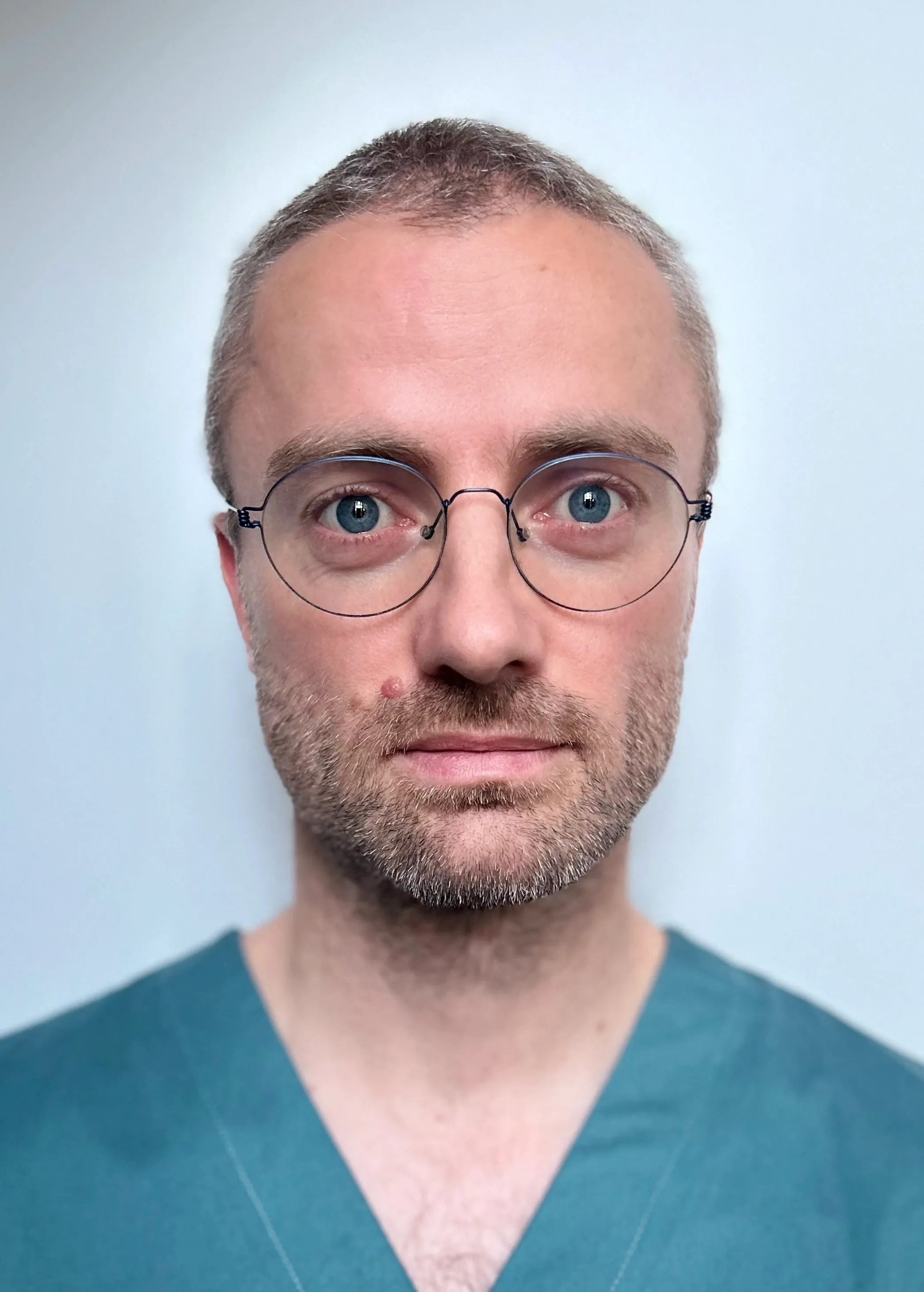 Dr. Olivier Wavreille